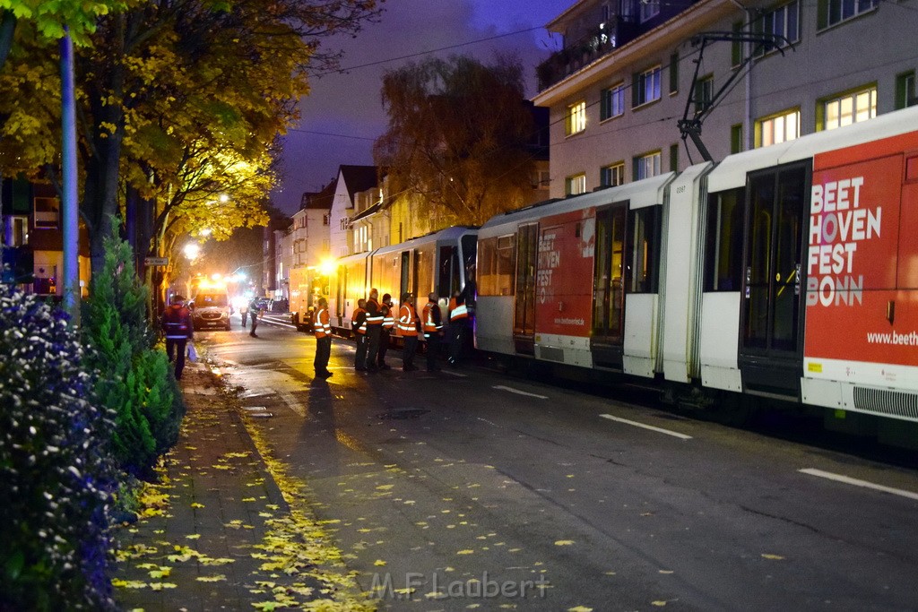 KVB Bahn Bremsen heissgelaufen Koeln Lindenthal Luxemburgerstr Neuenhoeferallee P25.JPG - Miklos Laubert